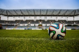 Jak nowoczesna technologia przemienia stadiony piłkarskie
